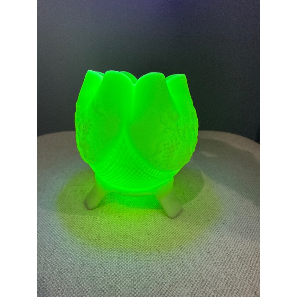 Fenton Lime Sherbet Custard Uranium Glass Beaded Grapes 3 Footed Rose Bowl